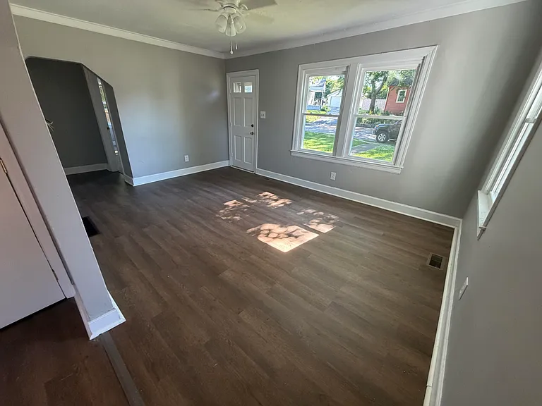1120 Sparks Rd — Photo 7