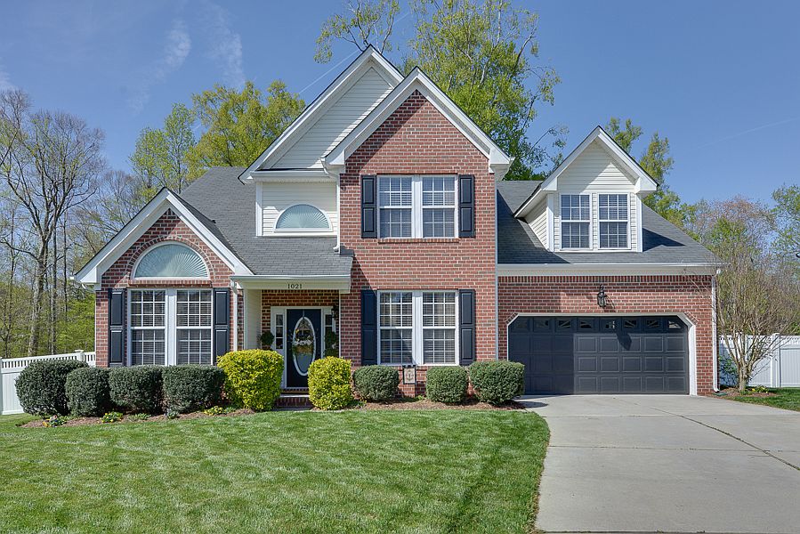 1st image of 1021 Sawtooth Dr