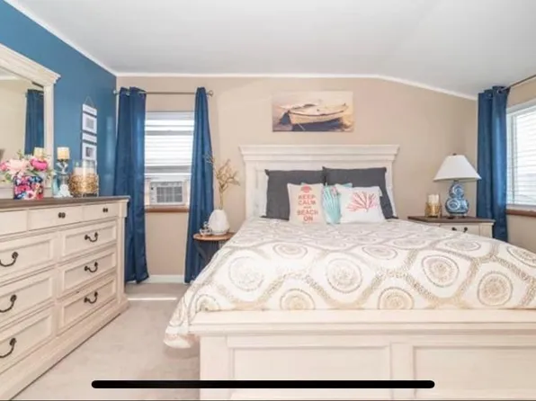 18 N Melbourne Ave, Ventnor, NJ 08406