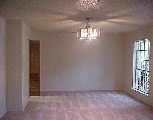 5th image of 6106 ROYAL POINT DR