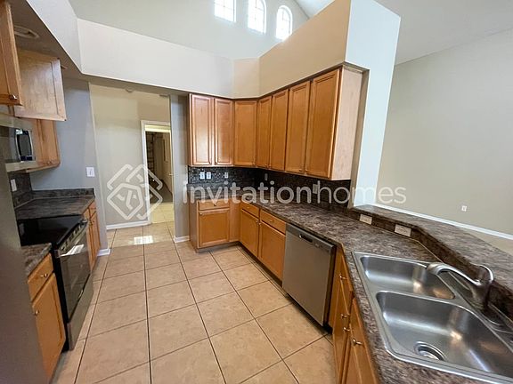 5th image of 16901 Nikki Ln