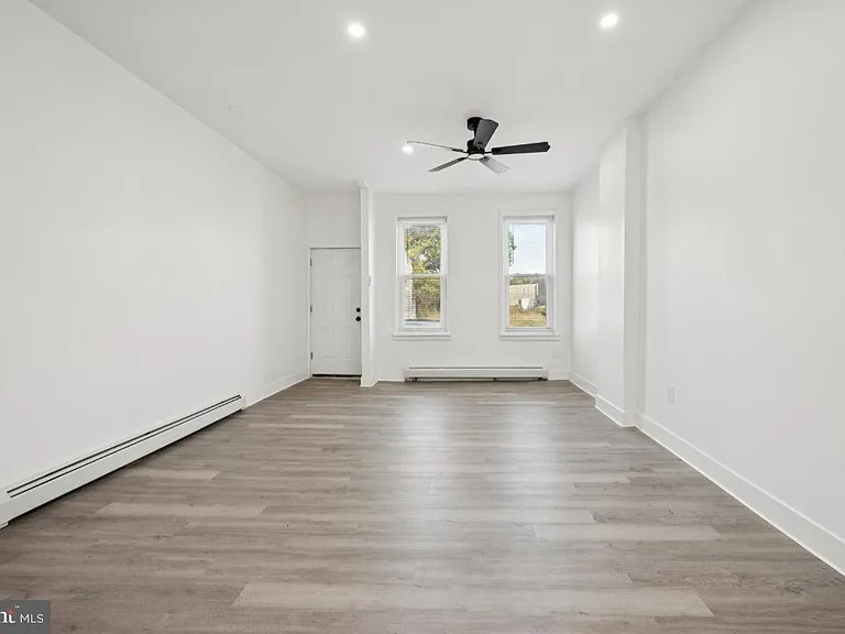 718 Spruce St — Photo 2