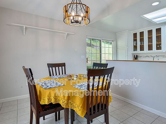 3rd image of 5456 Oak Leaf Cir