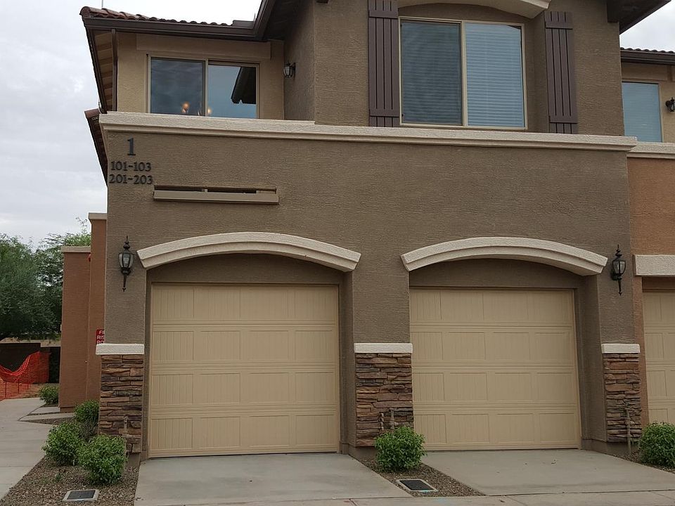 Entrance on left side