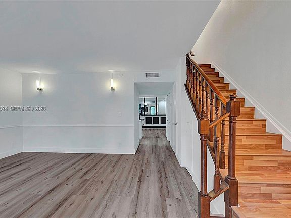 4th image of 1001 Three Islands Blvd APT 28