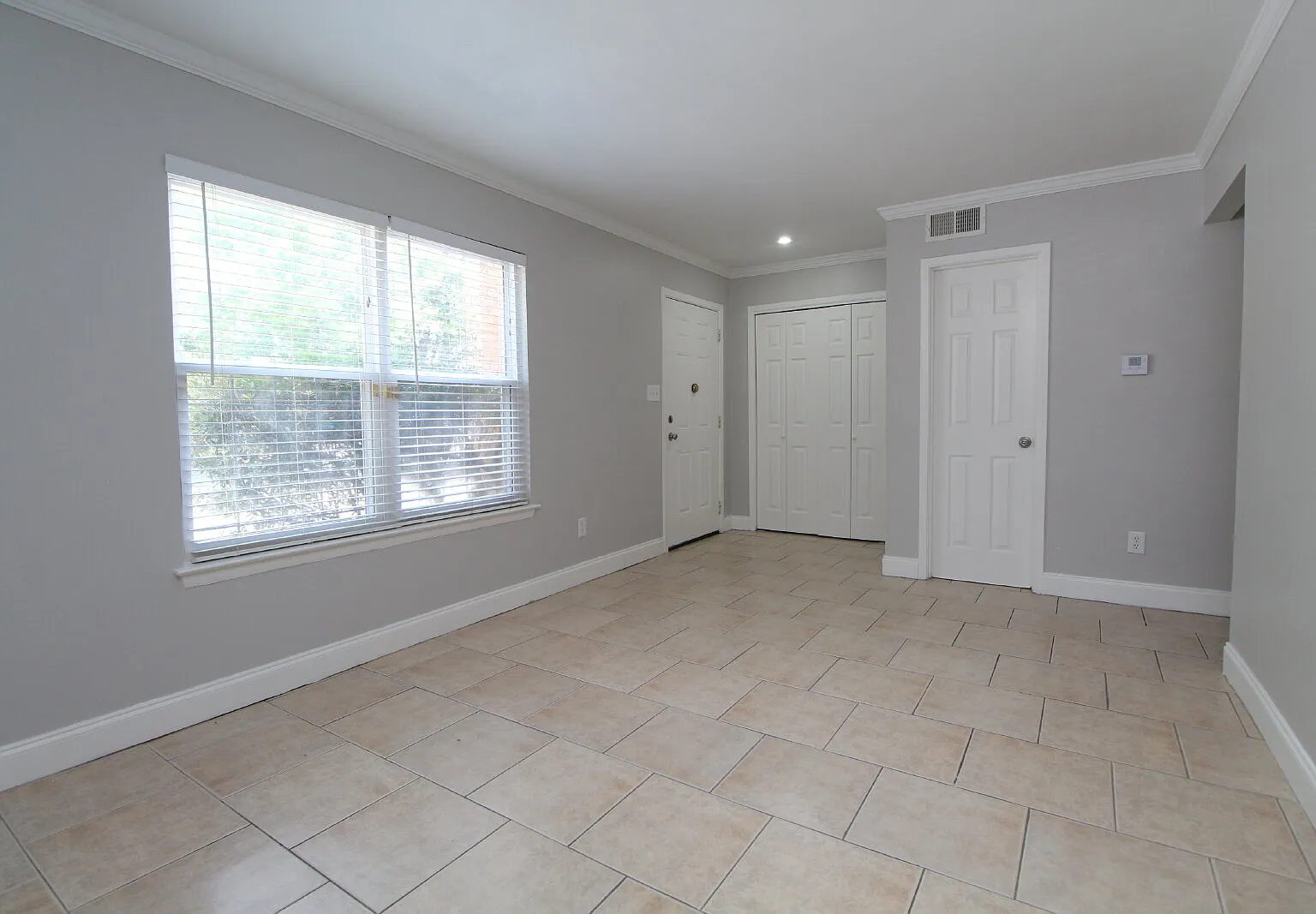 3 bed, 1.5 bath, 1232 sqft, $1,395 — Photo 4