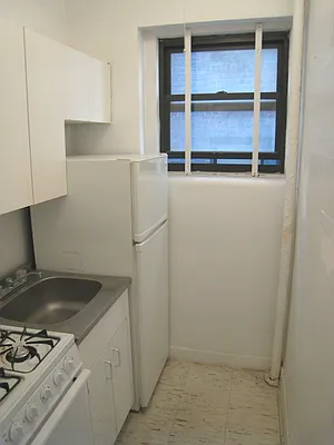 Rented by City Connections Realty | media 11