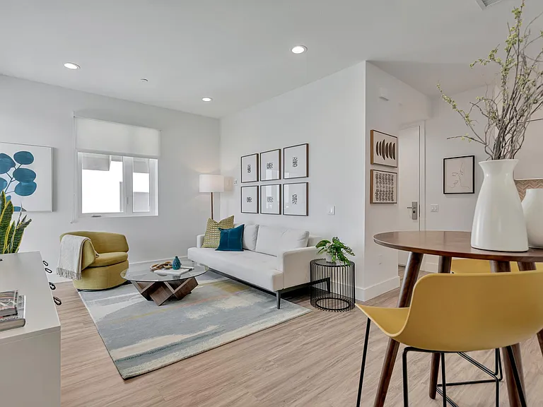 Motor & Tabor Apartments — Photo 9