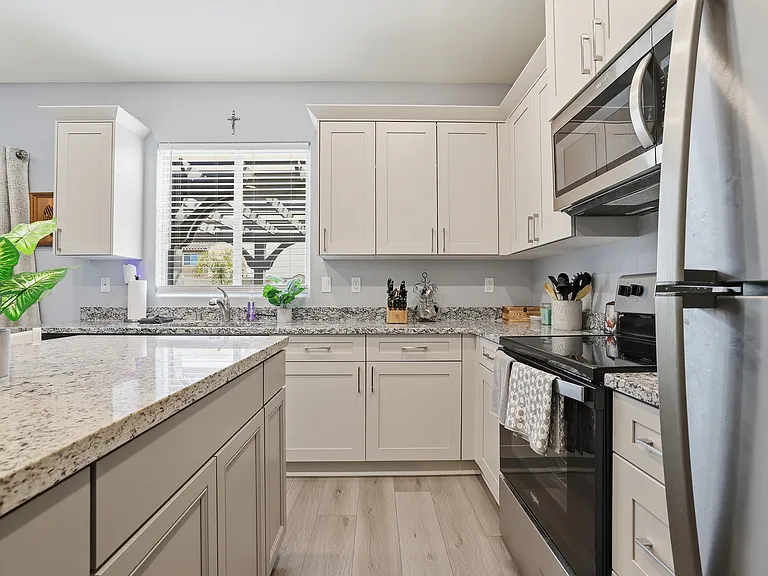7812 Strawberry Ln — Photo 11