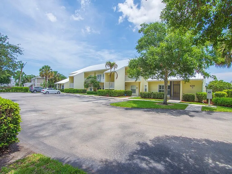 4210 Gator Trace Ave #B — Photo 42