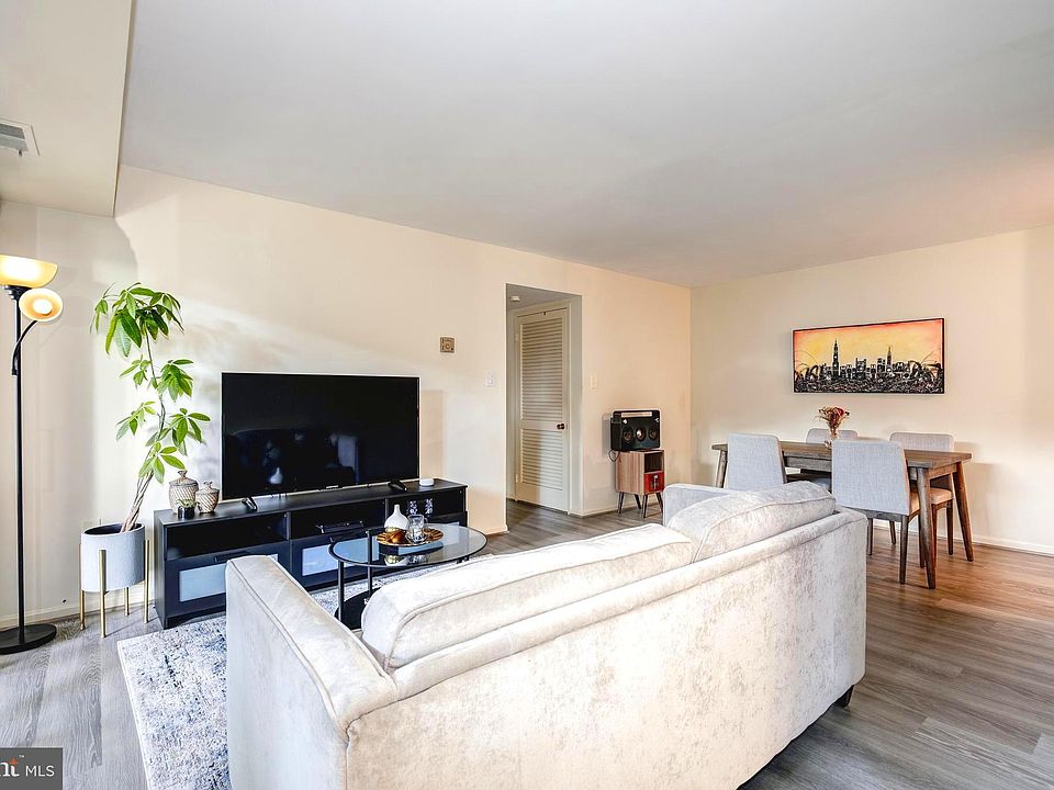 1st image of 9708 Kingsbridge Dr APT 103