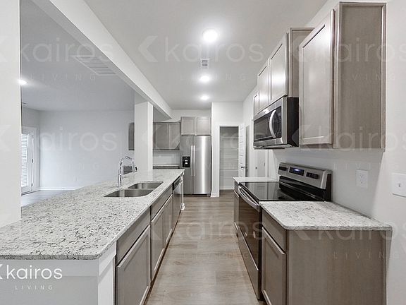 3rd image of 6401 Upchurch Dr