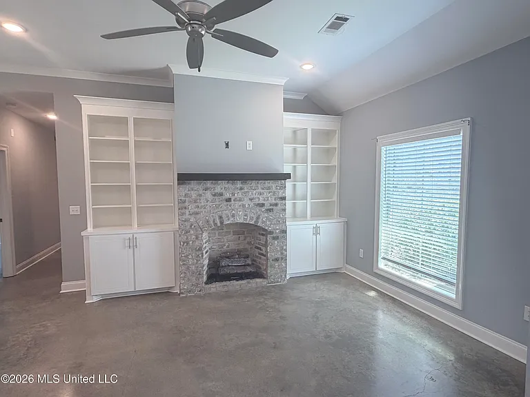 531 Birchwood Blvd — Photo 4