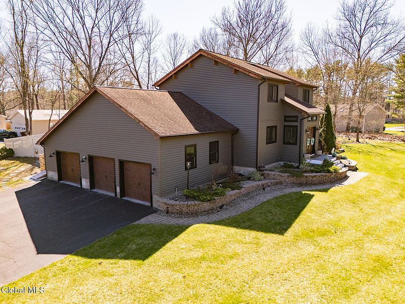 3rd image of 25 Kimberly Lane