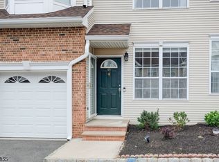 49 Gallop Ln, Somerset, NJ