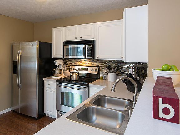 5th image of 5971 Eden Valley Dr #506