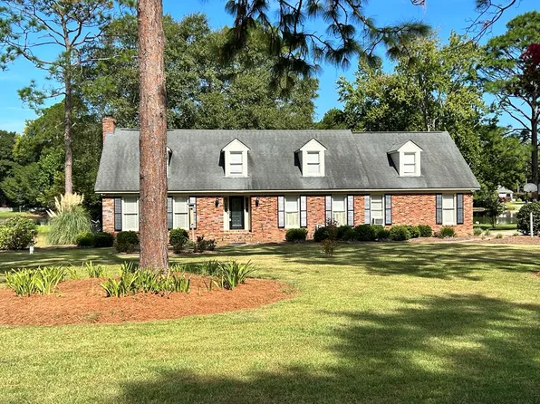 6004 Lake Shore Dr, Tifton, GA 31794