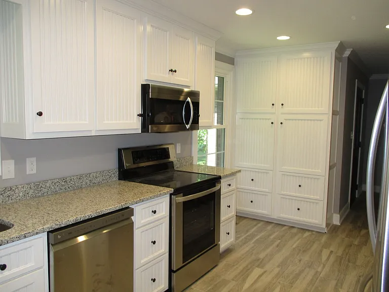 1131 Warfield Blvd — Photo 6