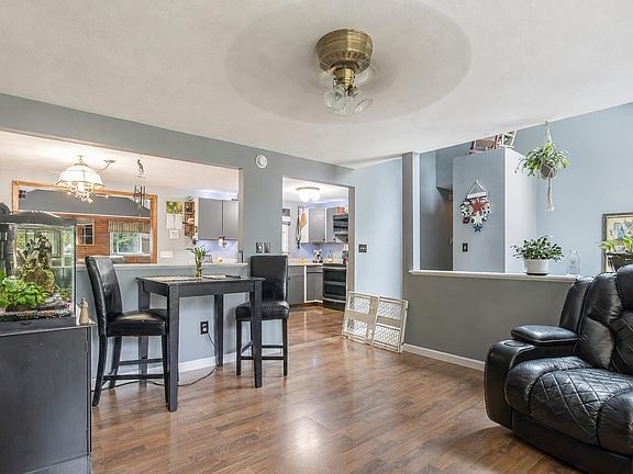 4th image of 25 Lynwood Drive