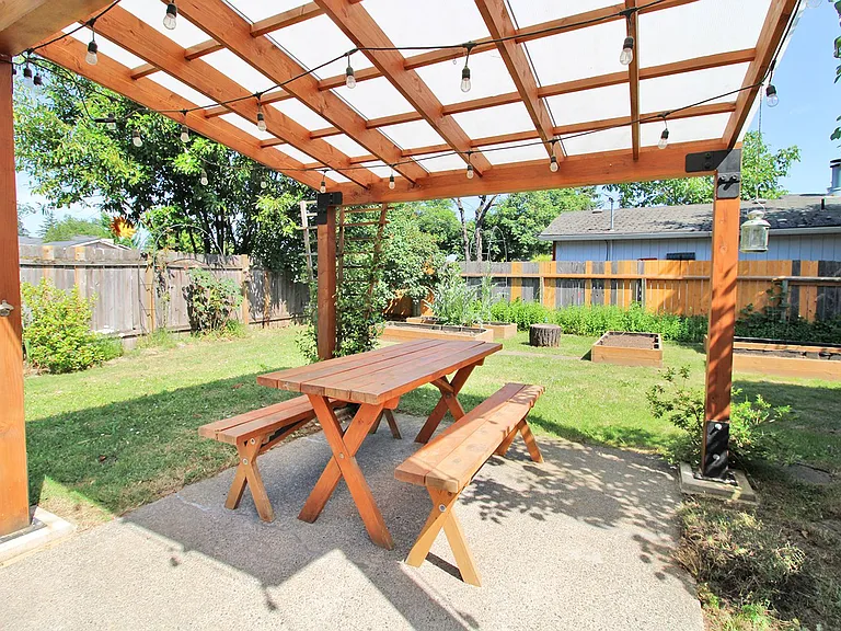 7707 SE Otty St — Photo 23