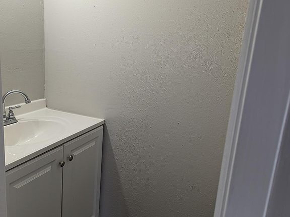 3rd image of 210 Helen St #210