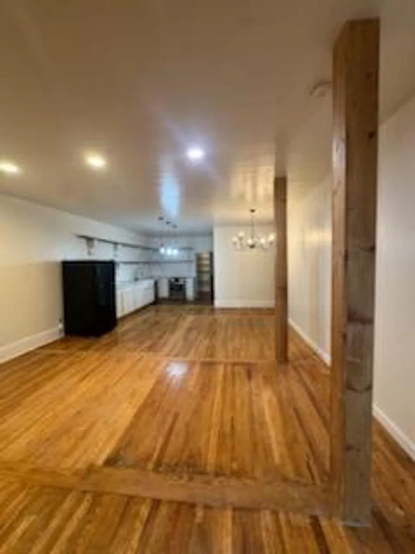 1513 Front St — Photo 3