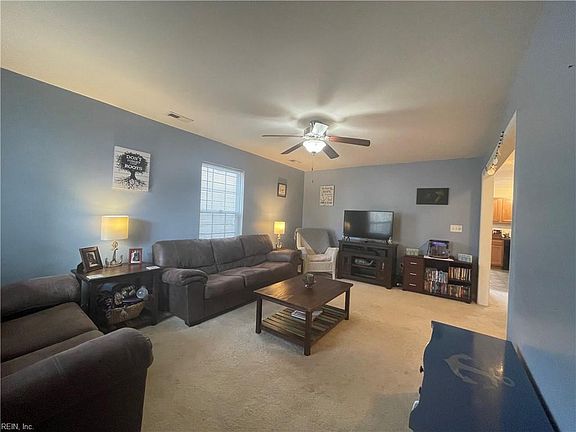 5th image of 1022 Railroad Ave