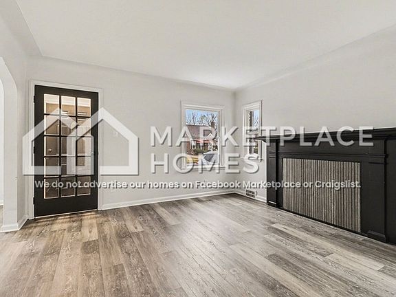 4th image of 11235 Roxbury St