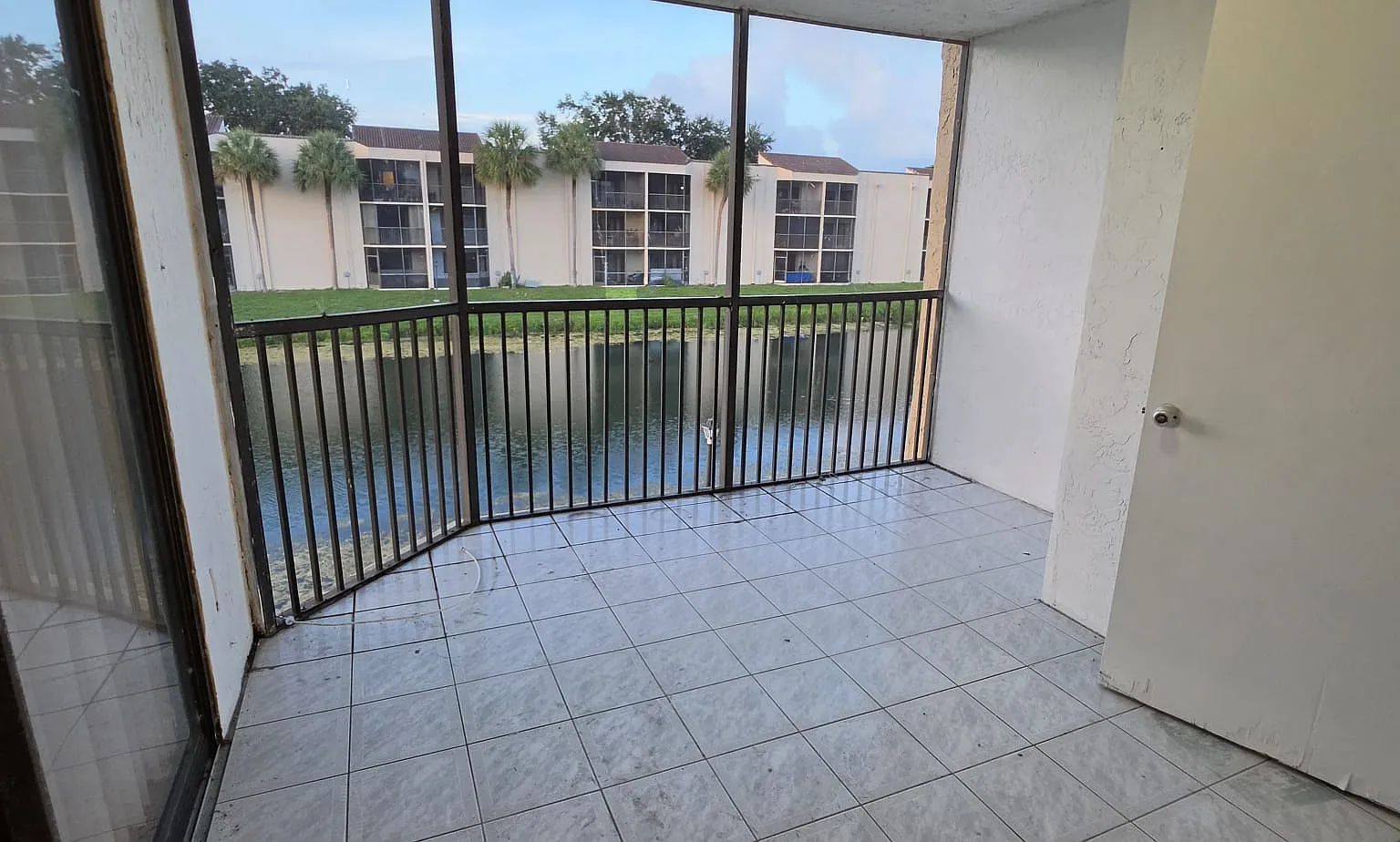N Sherman Cir, Miramar — Photo 1