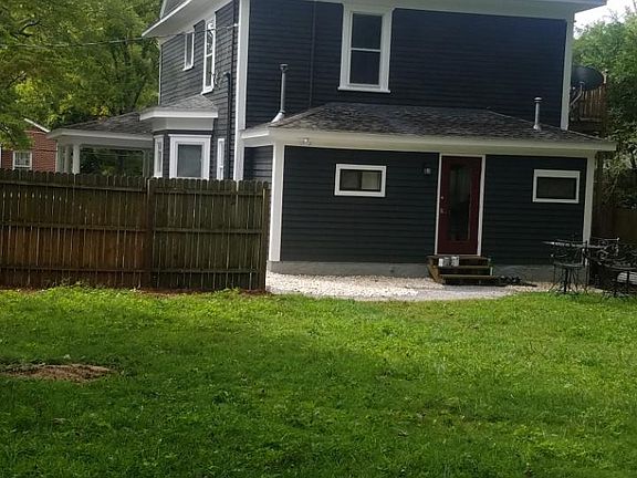 5th image of 403 1st Ave W