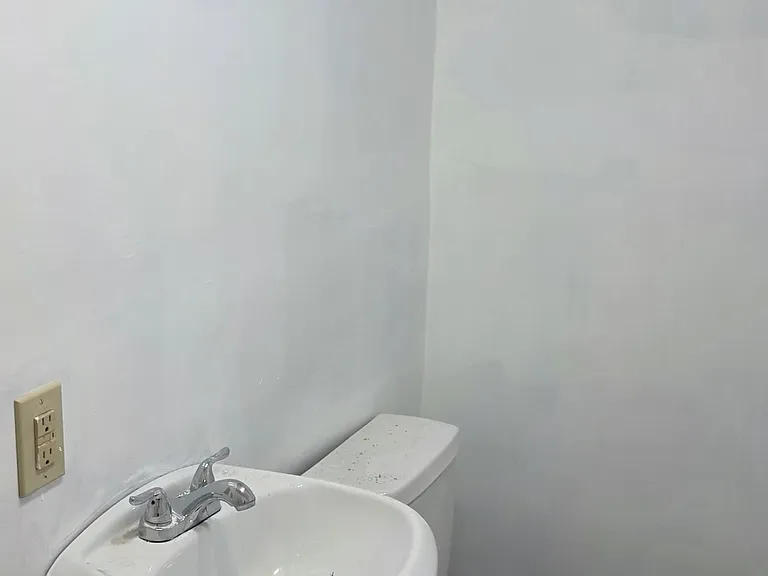 236 S Oak St #1 — Photo 5