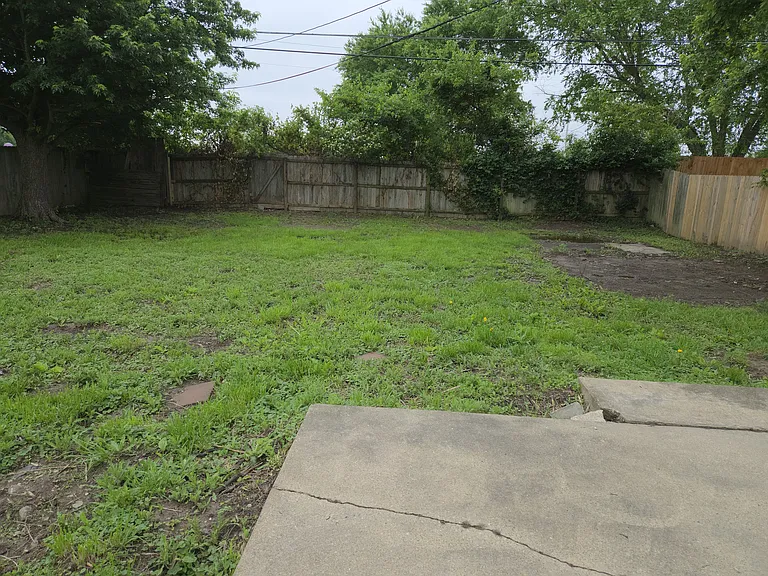 Roomy Back Yard with Privacy Fencing