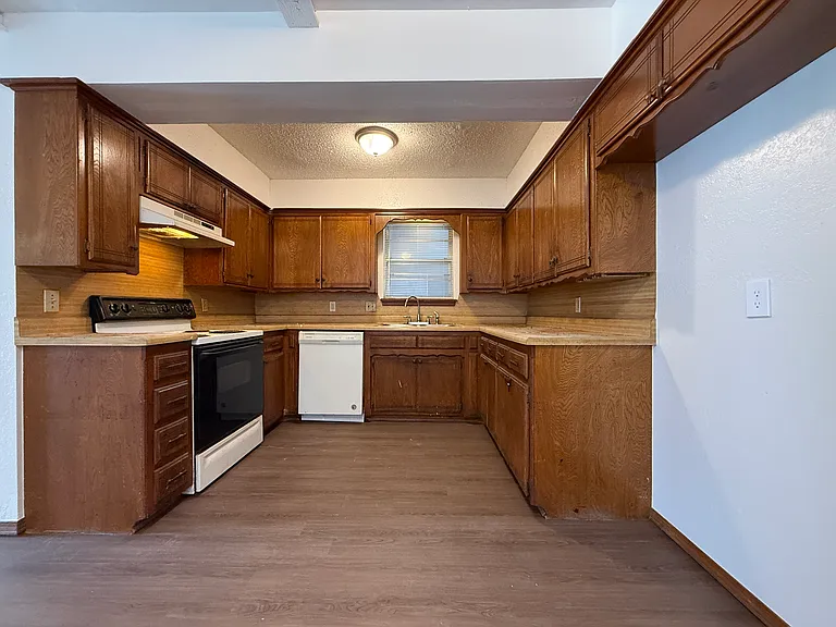 5020 Cinderella Dr — Photo 3