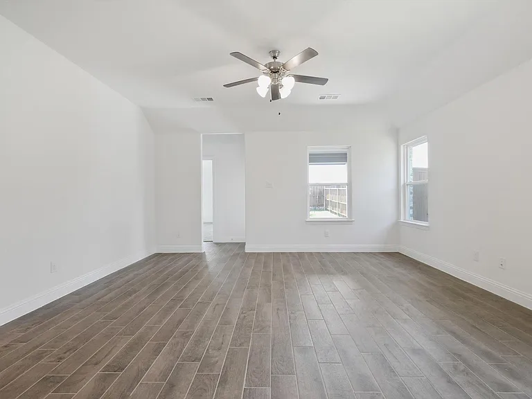 517 Amenduni Ln — Photo 10