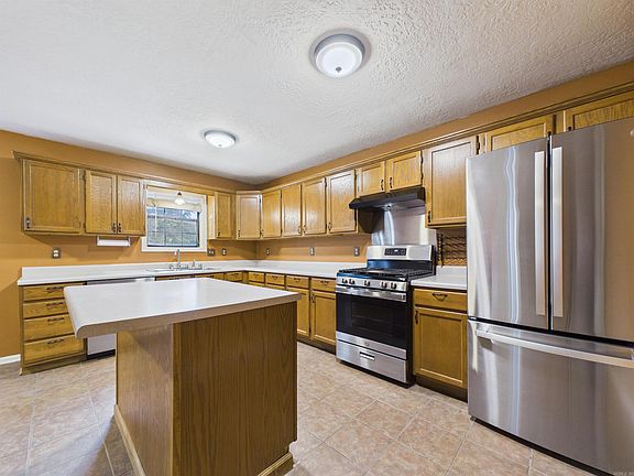 4th image of 40 Chimney Rd