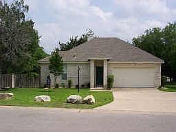 Beautiful single story home located in desirable Lakeway