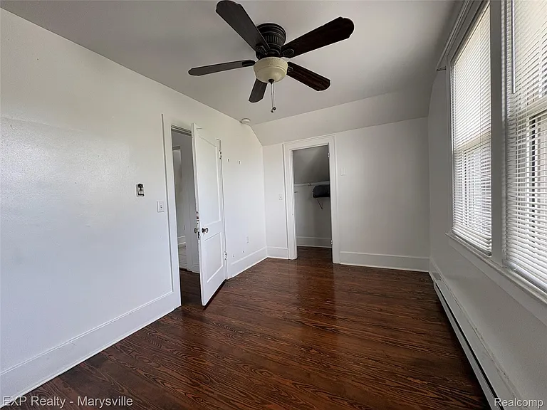 504 Clinton Ave — Photo 17