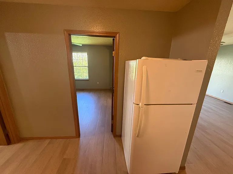 2862 S Meadowbrook Ave #10 — Photo 7