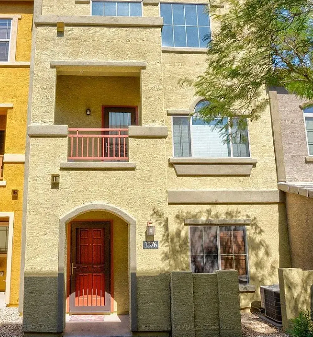 5 Bd 3 Ba 1675 Sq. Ft Townhome In Villagio At Happy Valley In Phoenix — Photo 1