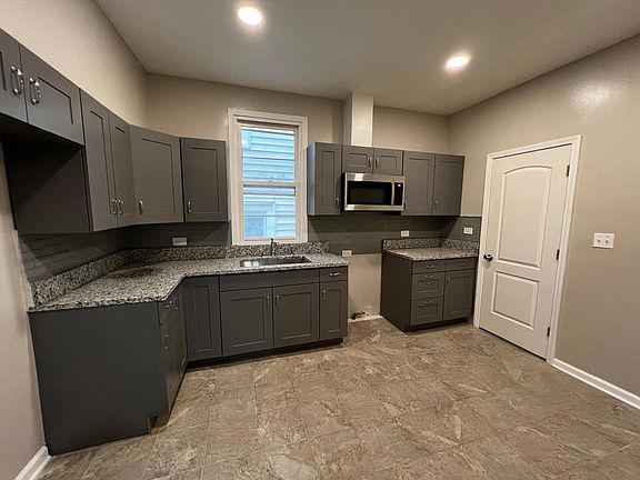 4th image of 3114 N Central Park Ave