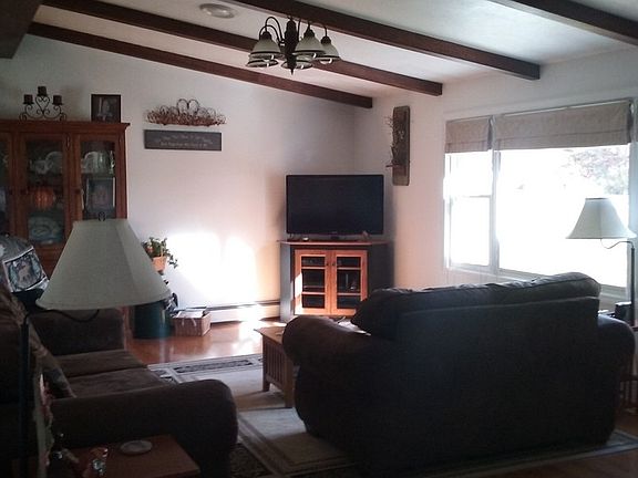 4th image of 25 Woodland Dr