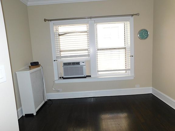 3rd image of 854 Hinman Ave