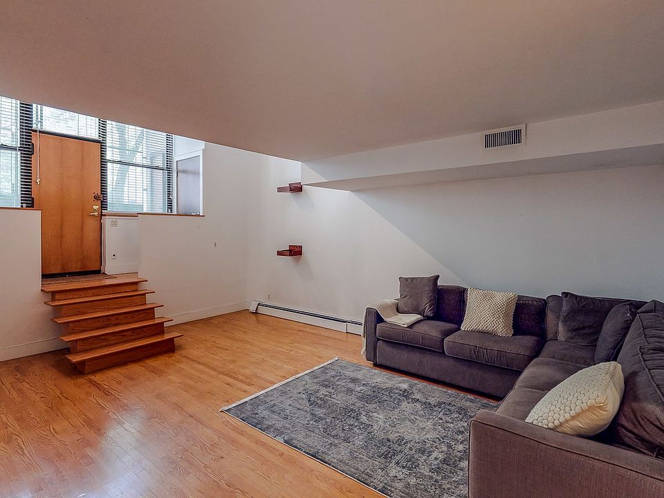 1st image of 130 Barrow St APT 106
