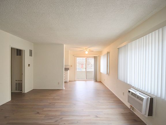 2nd image of 10843 Kling St APT 1