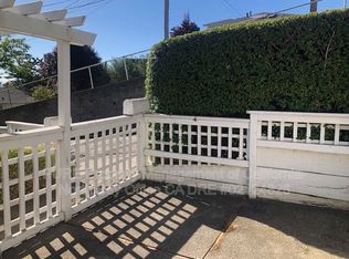 30 West St APT B, Petaluma, CA 94952