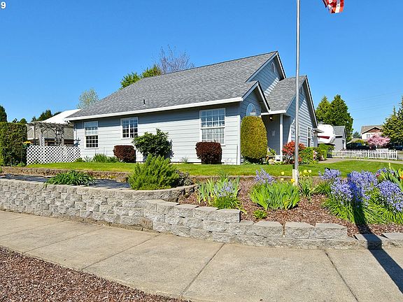 3rd image of 19495 Ashley Dr