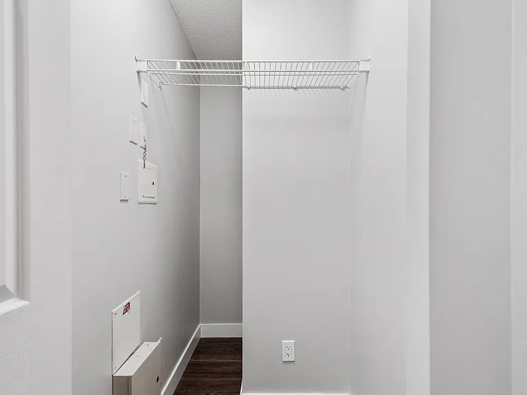 828 Howe St — Photo 36