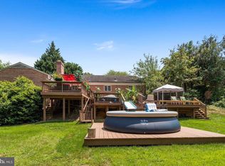 7100 Lois Ln, Lanham, MD 20706