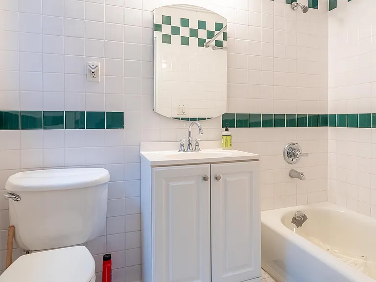 349 6th Ave #2 — Photo 7