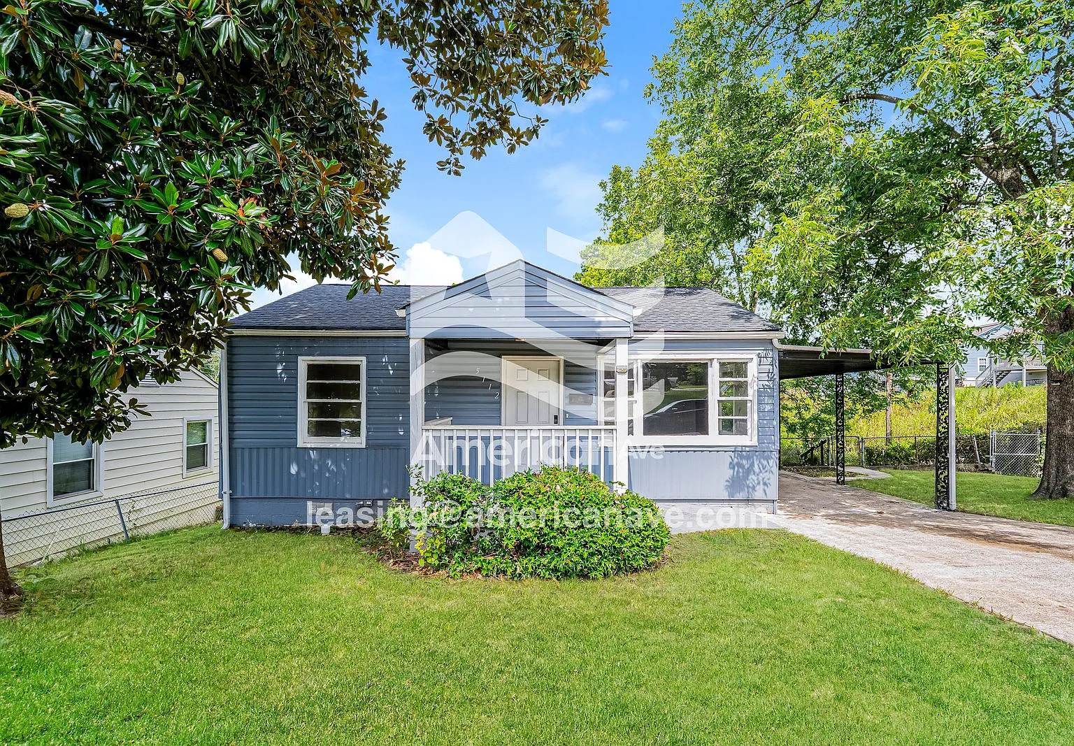 3 bed, 1.0 bath, 960 sqft, $897 — Photo 1